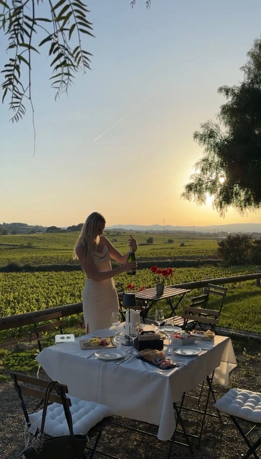 Barcelona: Sunset Dinner Experience with Wine Tasting